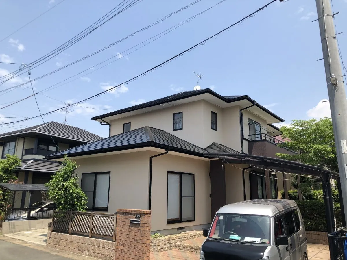 施工後<br>外壁は養生をして、クラック補修をして、下塗り、中塗り、上塗りと仕上げていきます。